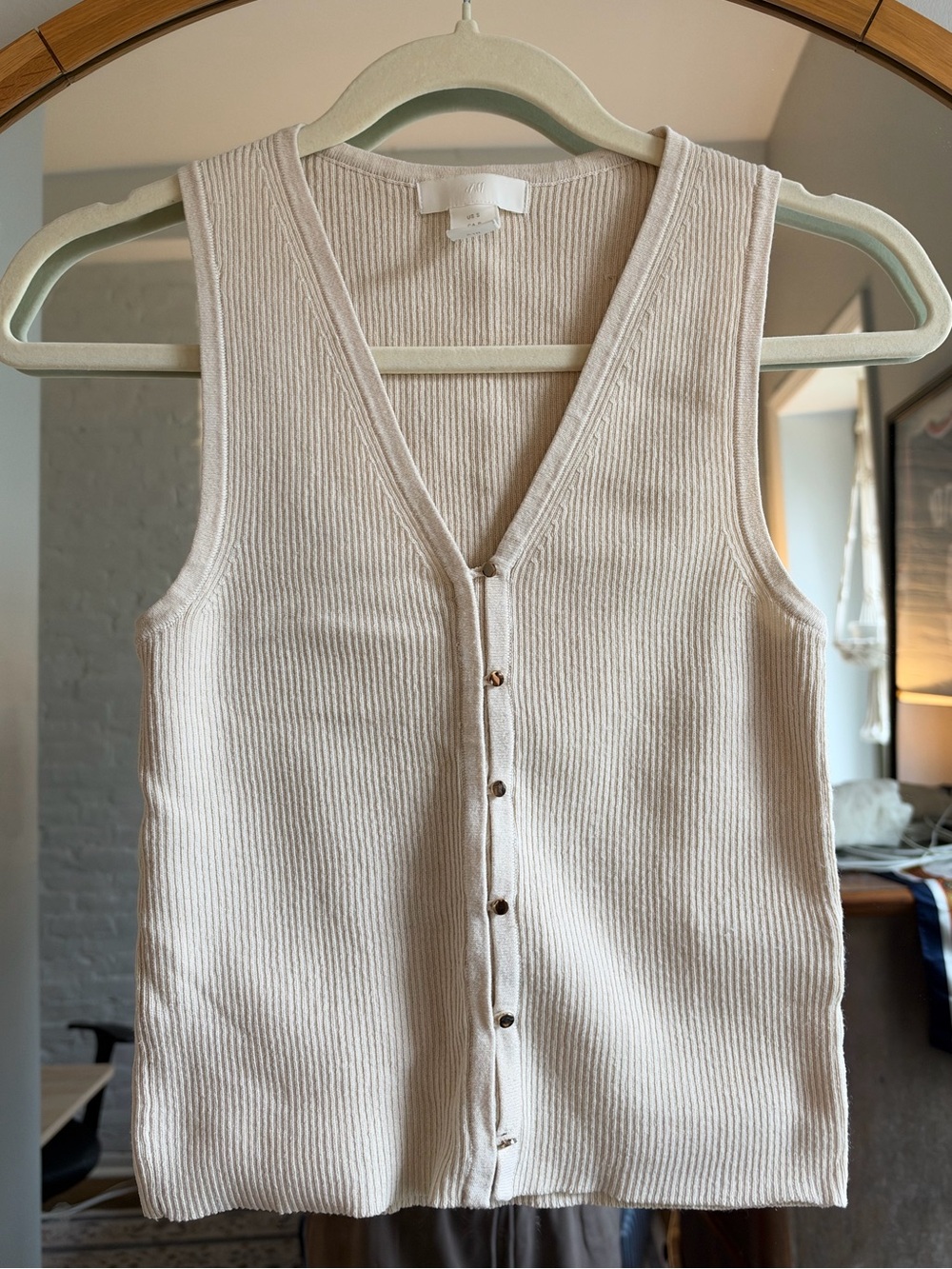 H&M Cream Ribbed Button-Front V-Neck Tank